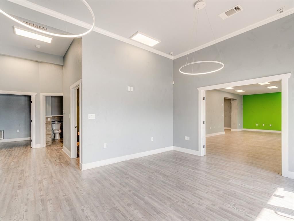 525 E Main St, Midlothian, TX 76065